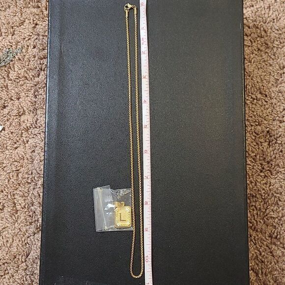 Trends Max "L" letter with chain. Gold plated. - Picture 1 of 2